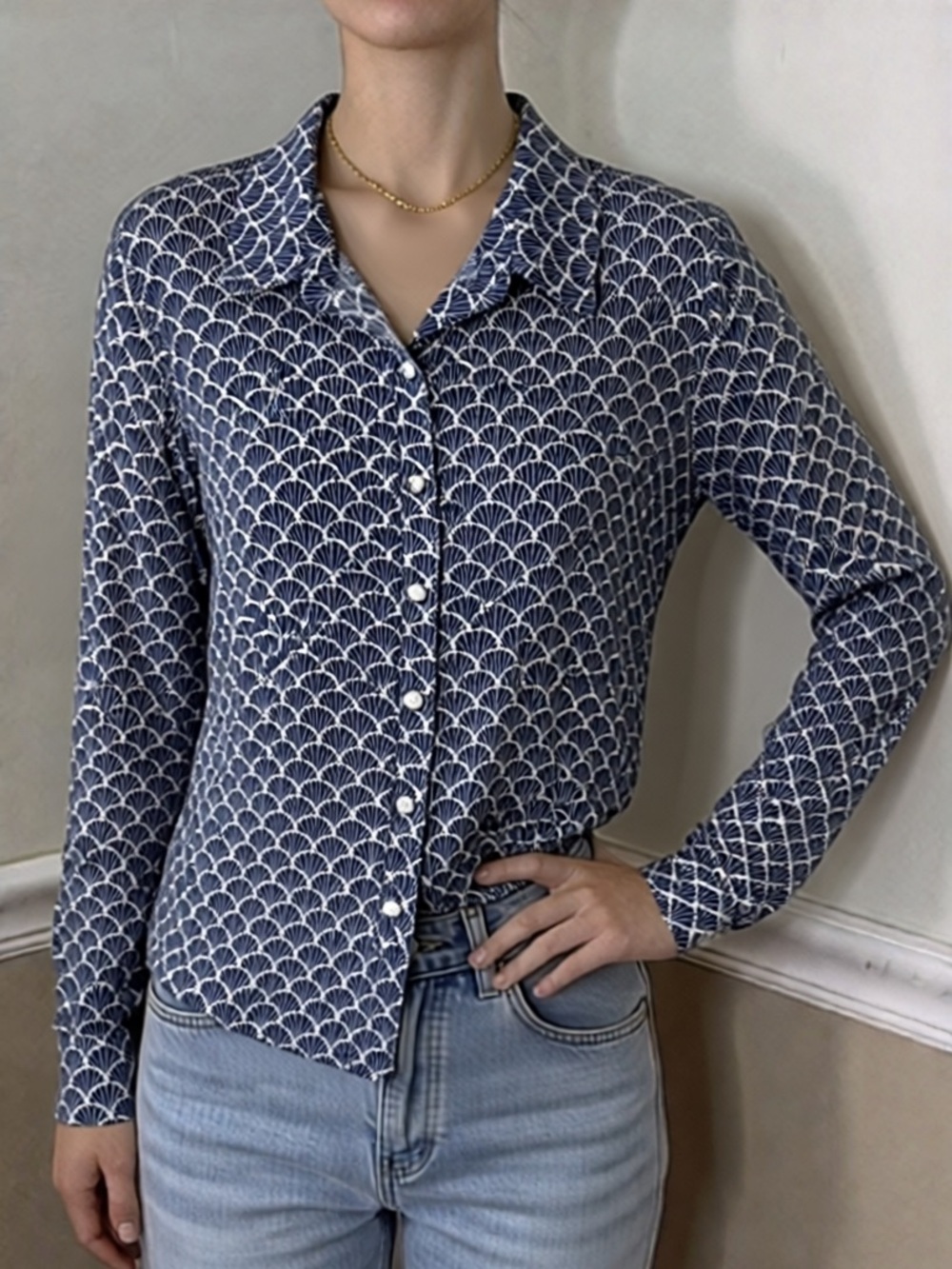 🤍 5 for $20! crown & ivy Navy and White Geometric Button-Down Shirt